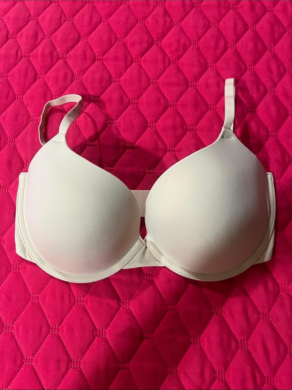 SKIMS Light Beige Seamless Push-Up Bra NWOT
